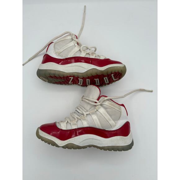 Nike Air Jordon 11 Retro Cherry Red Pre School Sneaker Size Kids 11C - Picture 7 of 8